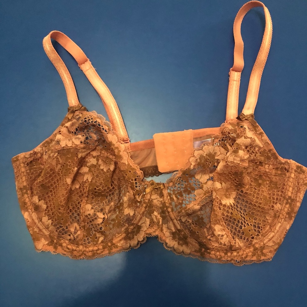 Adore Me bra, no lining . Has underwire, size 40DD